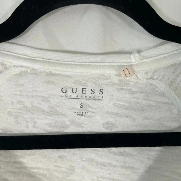 Guess Shirt Women Small White Vneck Graphic Pribt Short Sleeve Lightweight - Picture 5 of 9